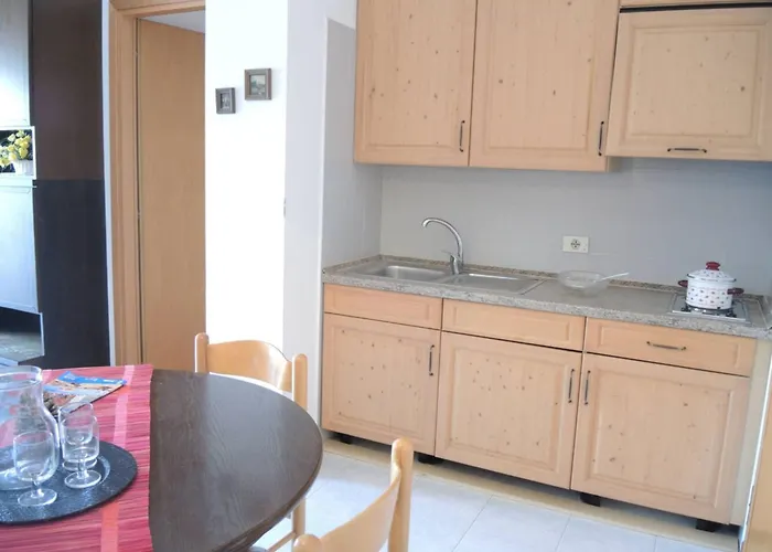 Homely Flat With Balcony And Swimming Pool Apartament *