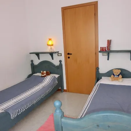 Homely Flat With Balcony And Swimming Pool * ビビオーネ