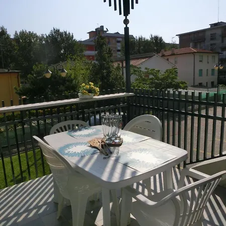 アパート Homely Flat With Balcony And Swimming Pool