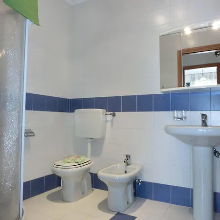 Homely Flat With Balcony And Swimming Pool * Μπιμπιόνε