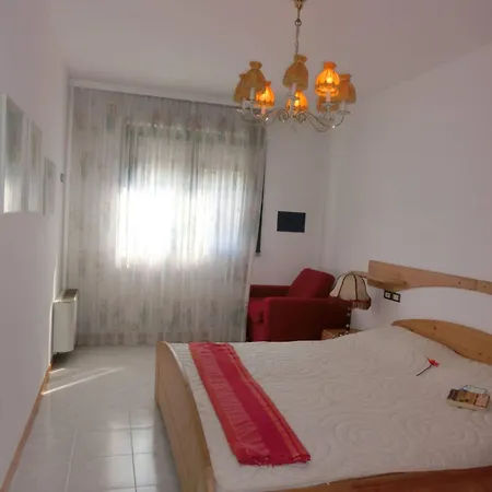 Homely Flat With Balcony And Swimming Pool