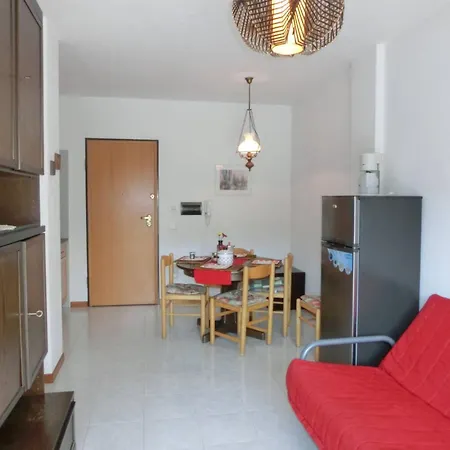 Homely Flat With Balcony And Swimming Pool